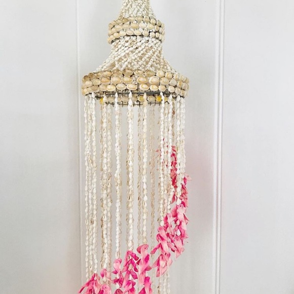 Pink Shell Chandelier 💕 - Picture 2 of 3